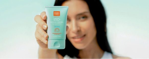 Kem chống nắng mỏng nhẹ, kiềm dầu cho người chơi thể thao MartiDerm SPF 50+ Active [D] Hydra Gel  - Hình ảnh 4